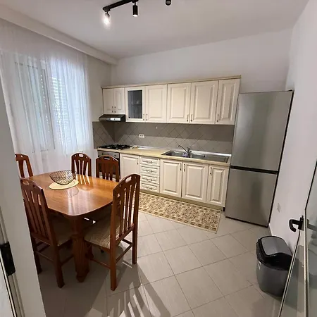 Enea House شقة