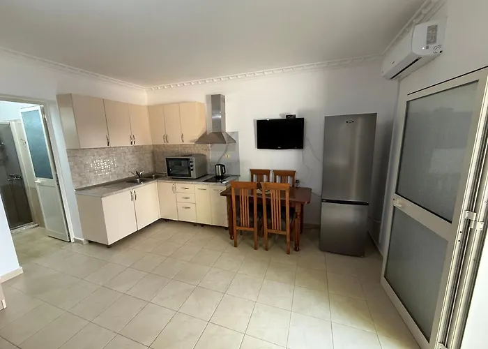 Private By The Apartment Velipoje